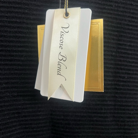 NWT Chelsea & Theodore Black Turtleneck Sweater – Size Small - Picture 2 of 3